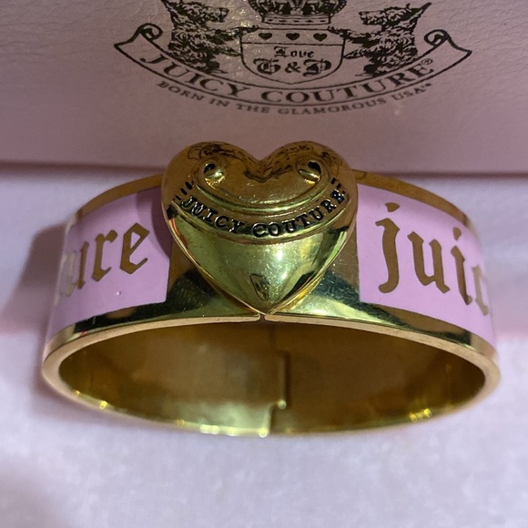Juicy Couture Bangle Cuff Bracelet Pink Enamel Gold Heart Logo - Picture 9 of 9